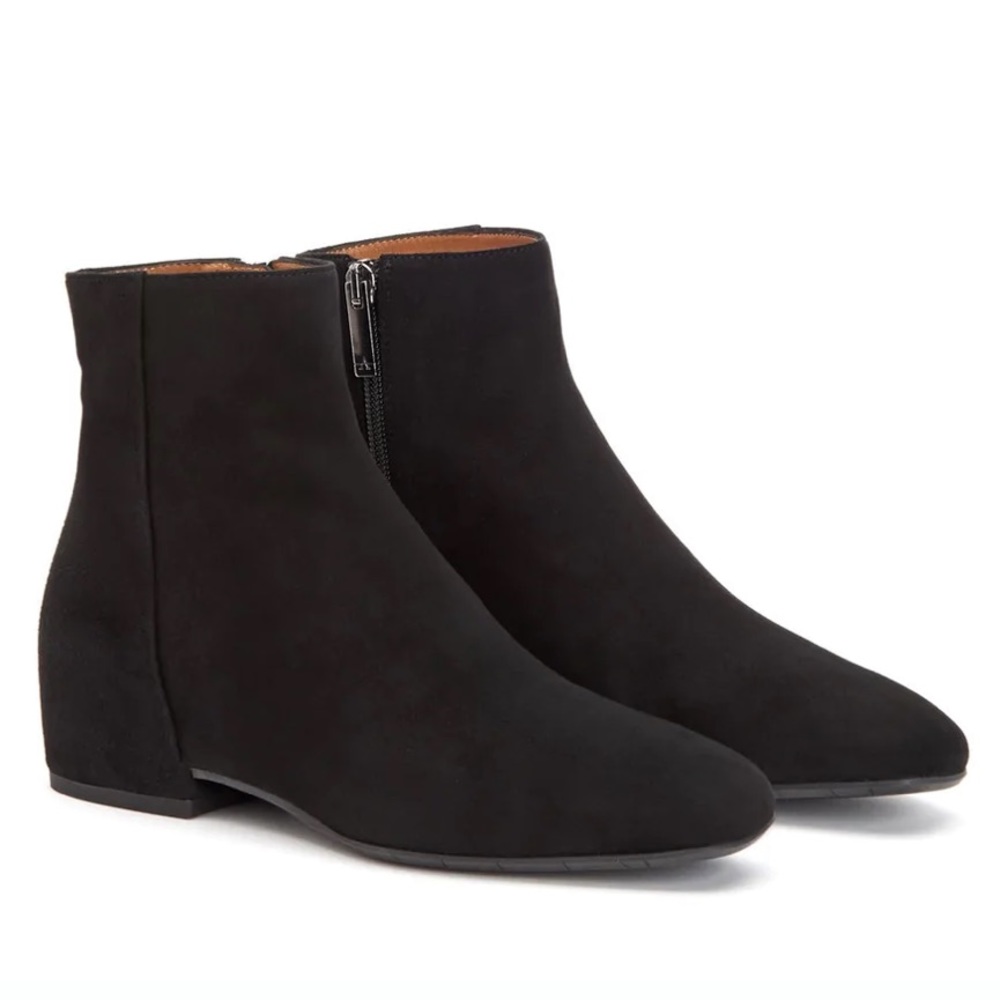 Aquatalia ULYSSAA Boots in Suede Black